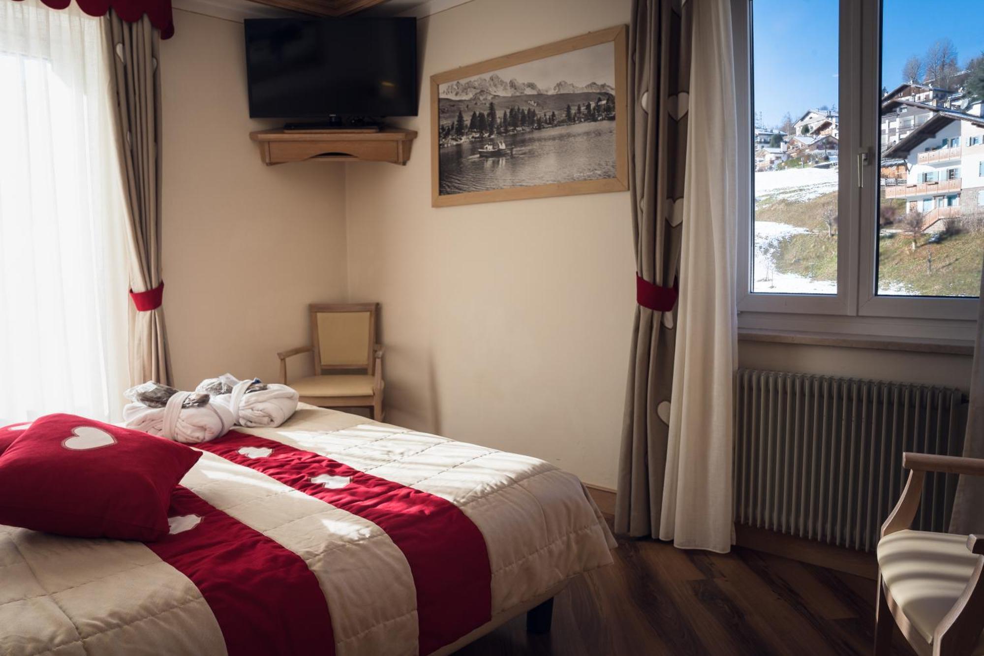 Hotel Alle Alpi Moena Exterior foto
